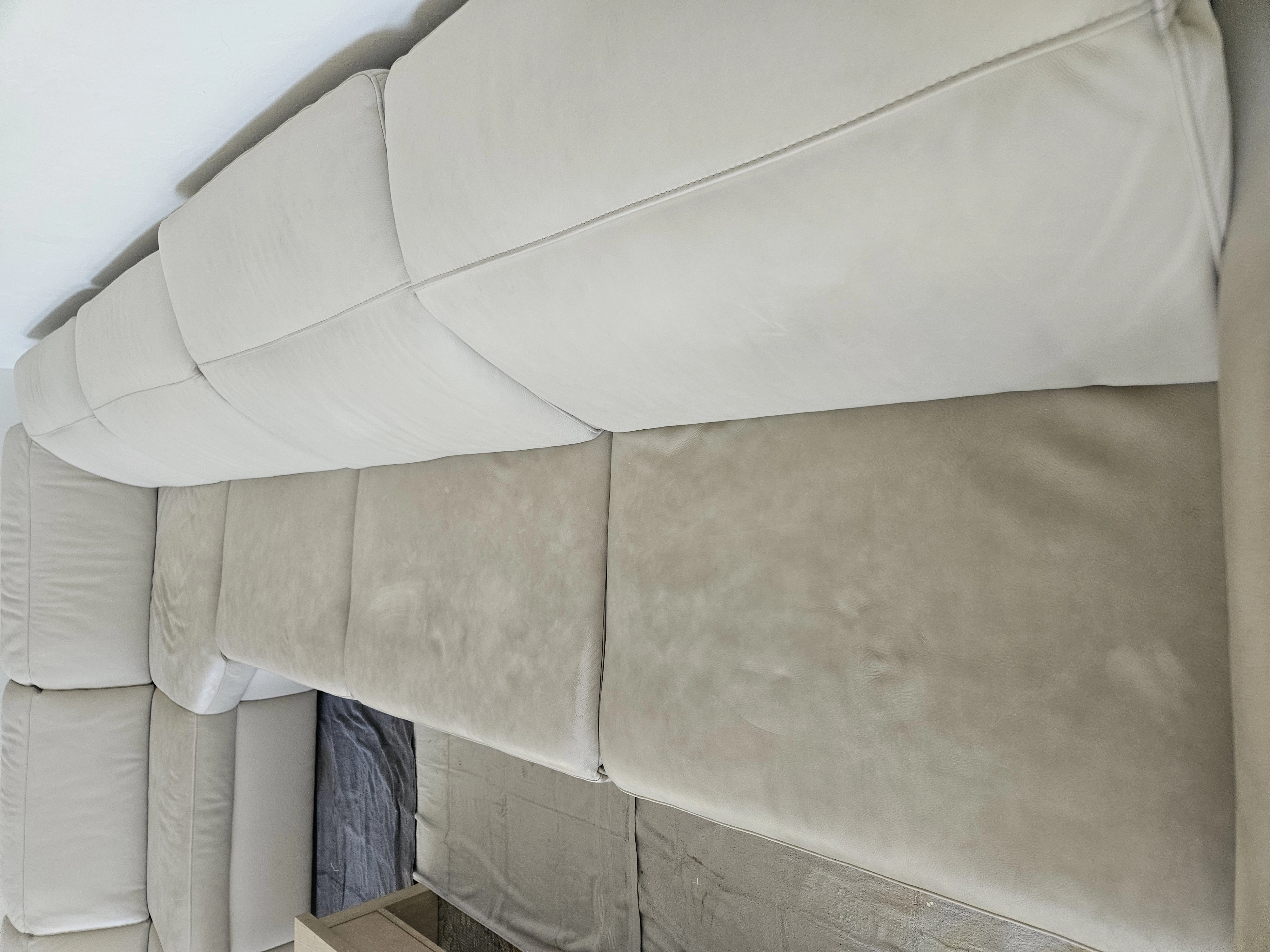 Professional leather cleaning portfolio image 4